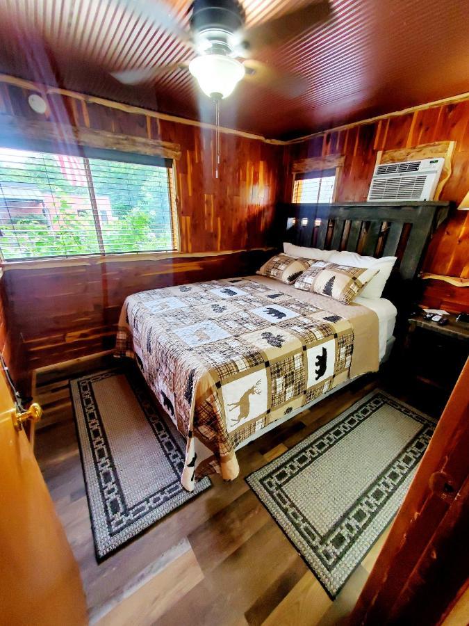 Log Cabin Inn Eureka Springs Exteriör bild